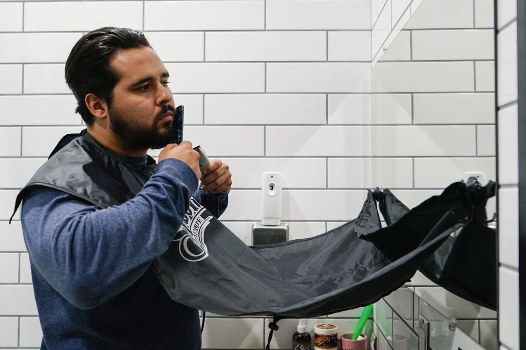 Beard Grooming Cape - White - Image 3