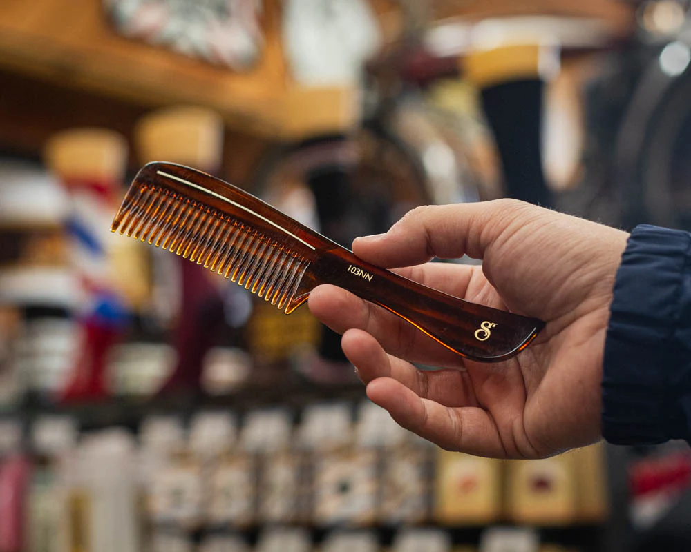 Deluxe Amber Handle Comb - Image 3