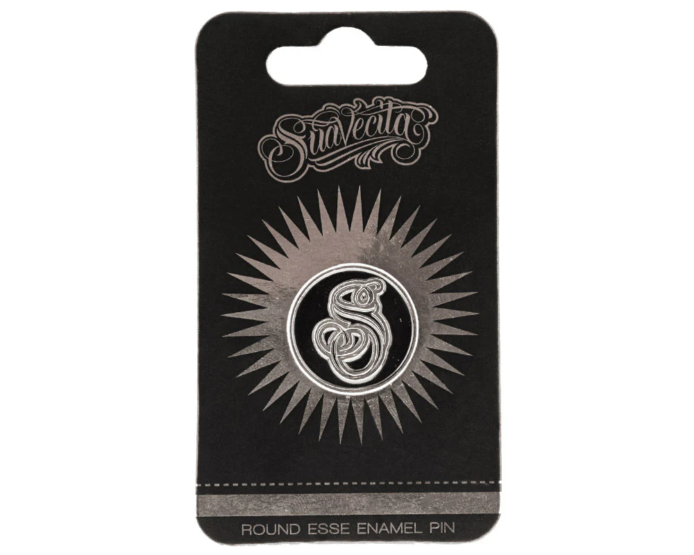 Round Suavecita Esse Enamel Pin - Silver